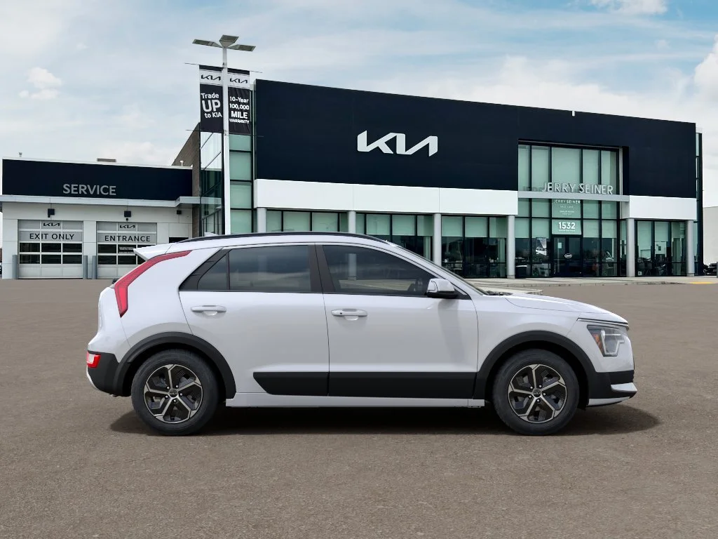 New 2026 Snow White Pearl Kia EX image 7