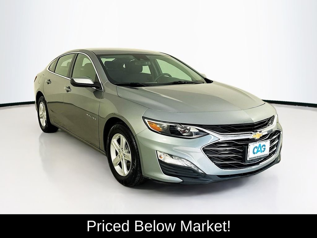 Used 2024 Sterling Gray Metallic Chevrolet LT image 1