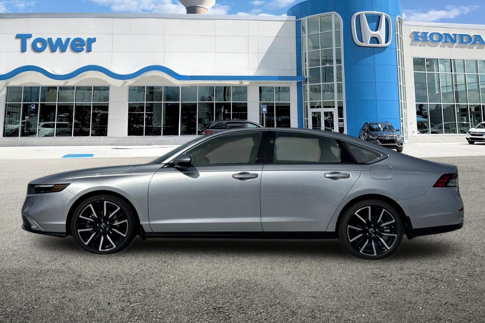 New 2026 Solar Silver Metallic Honda Touring image 7