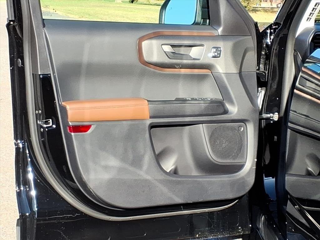 New 2025 Shadow Black Ford Outer Banks® image 4