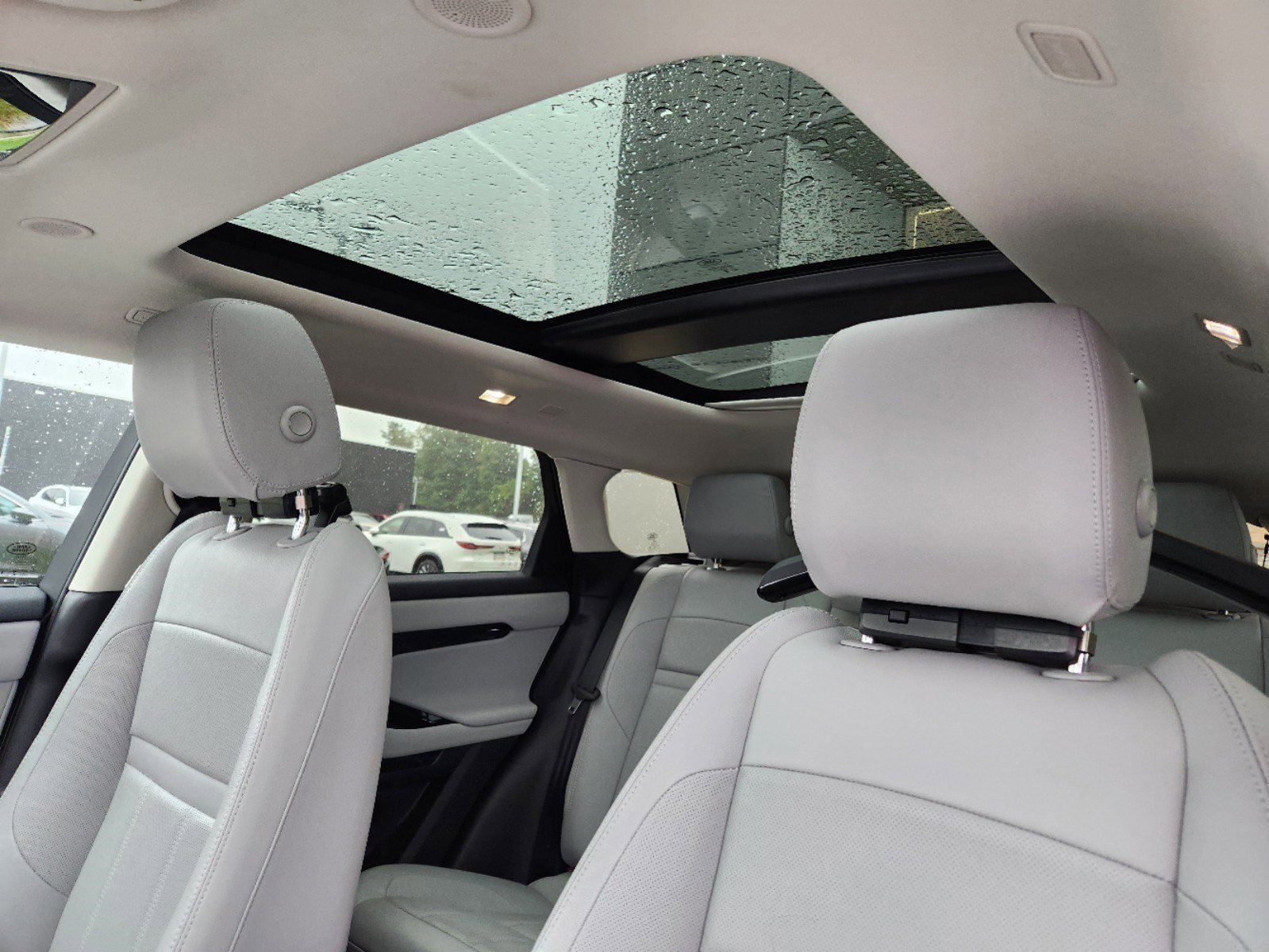 Certified Used 2024 Fuji White Land Rover S image 12