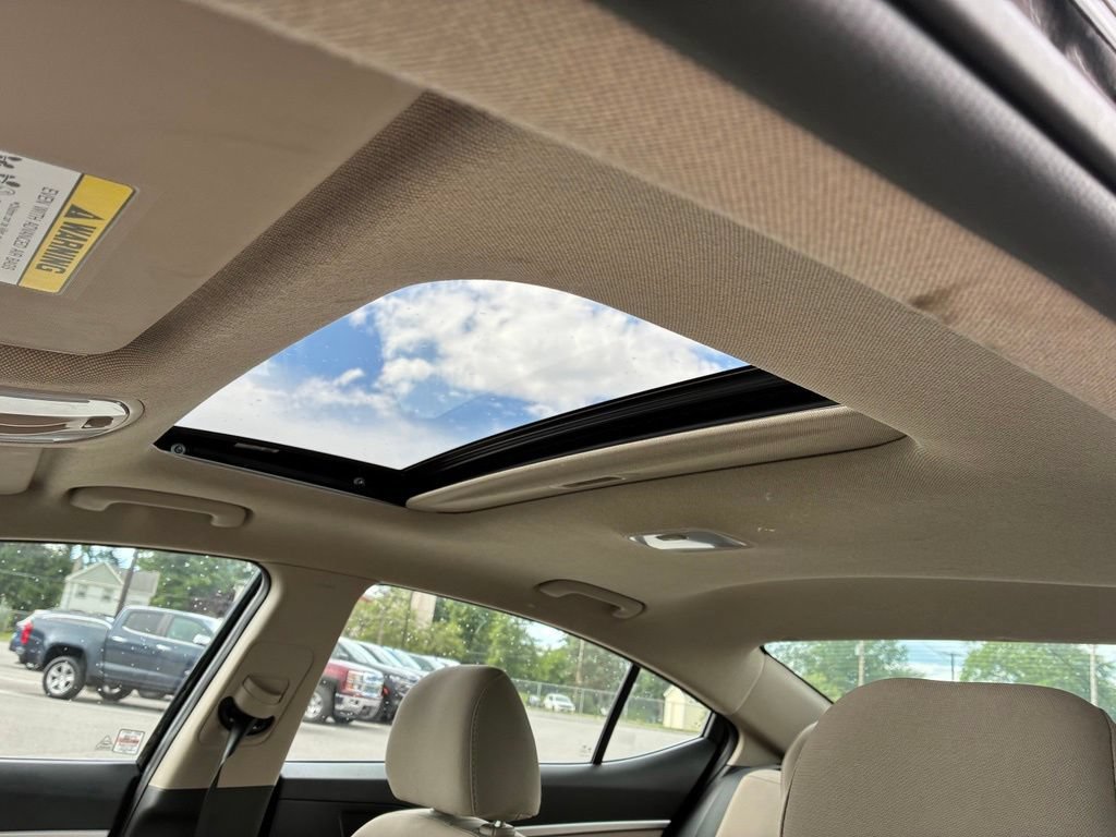 2020 Hyundai Elantra Value Edition - Photo 17