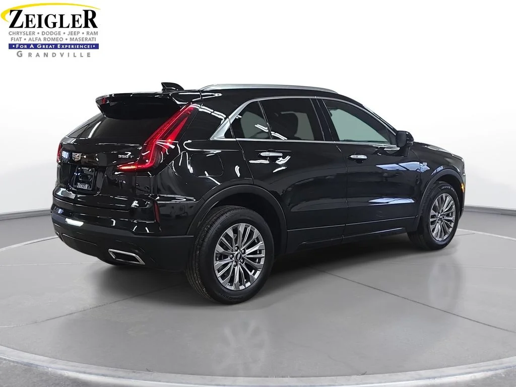 Used 2025 Black Cadillac Premium Luxury image 5