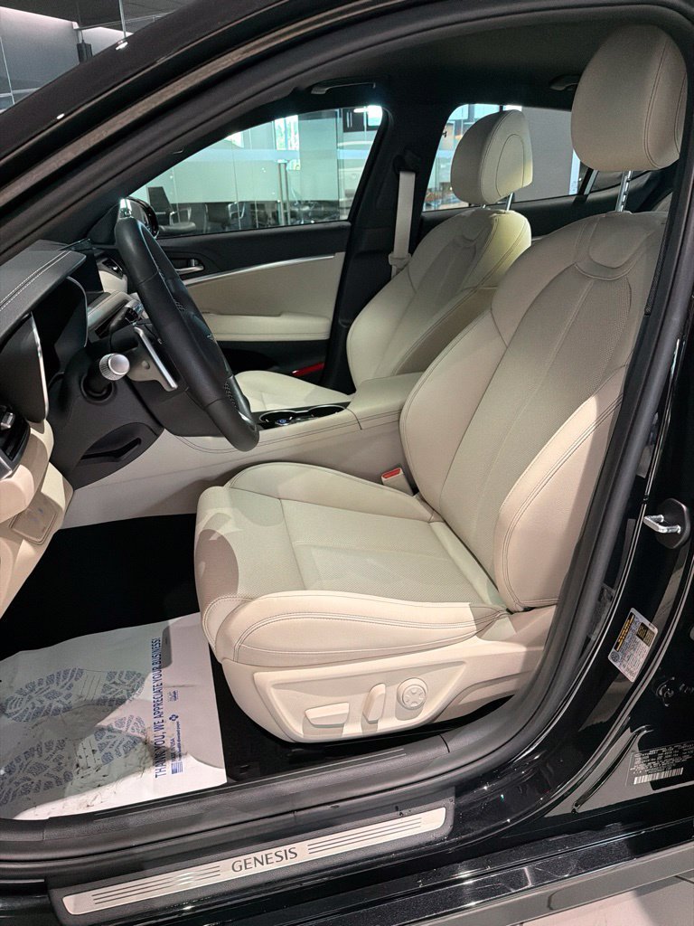2026 GENESIS G70 Standard - Photo 14