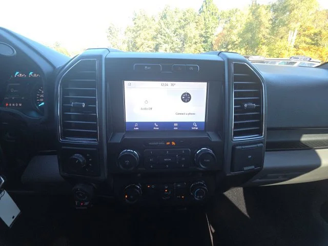 Used 2020  Ford  image 23