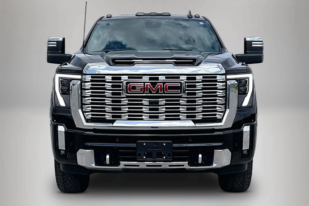 Used 2024 Onyx Black GMC Denali image 3