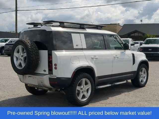 Used 2020  Land Rover SE image 13