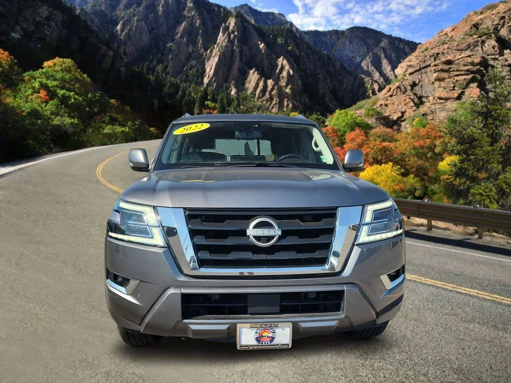 Used 2022 Gray Nissan SL image 6