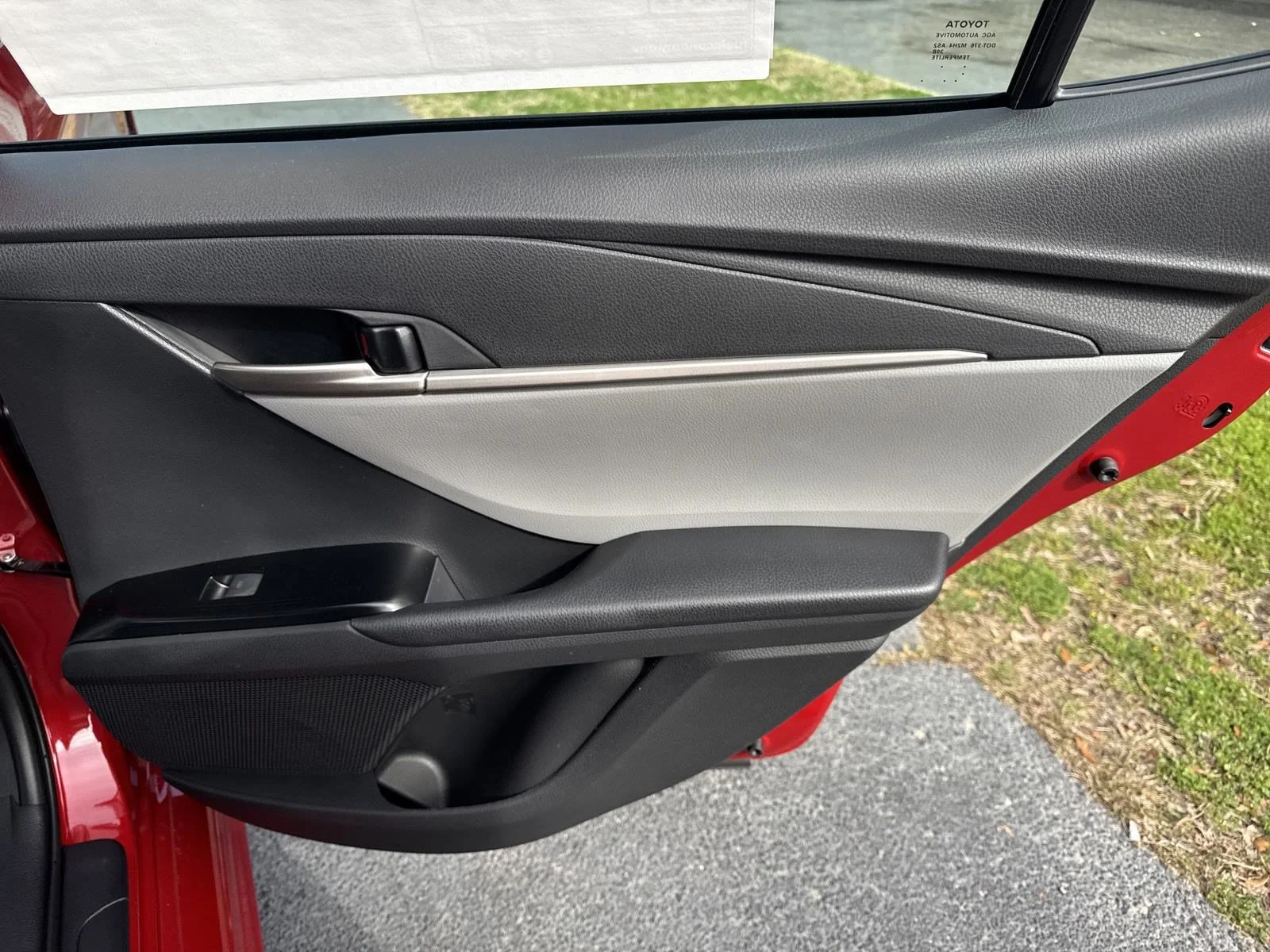 Used 2025  Toyota  image 30