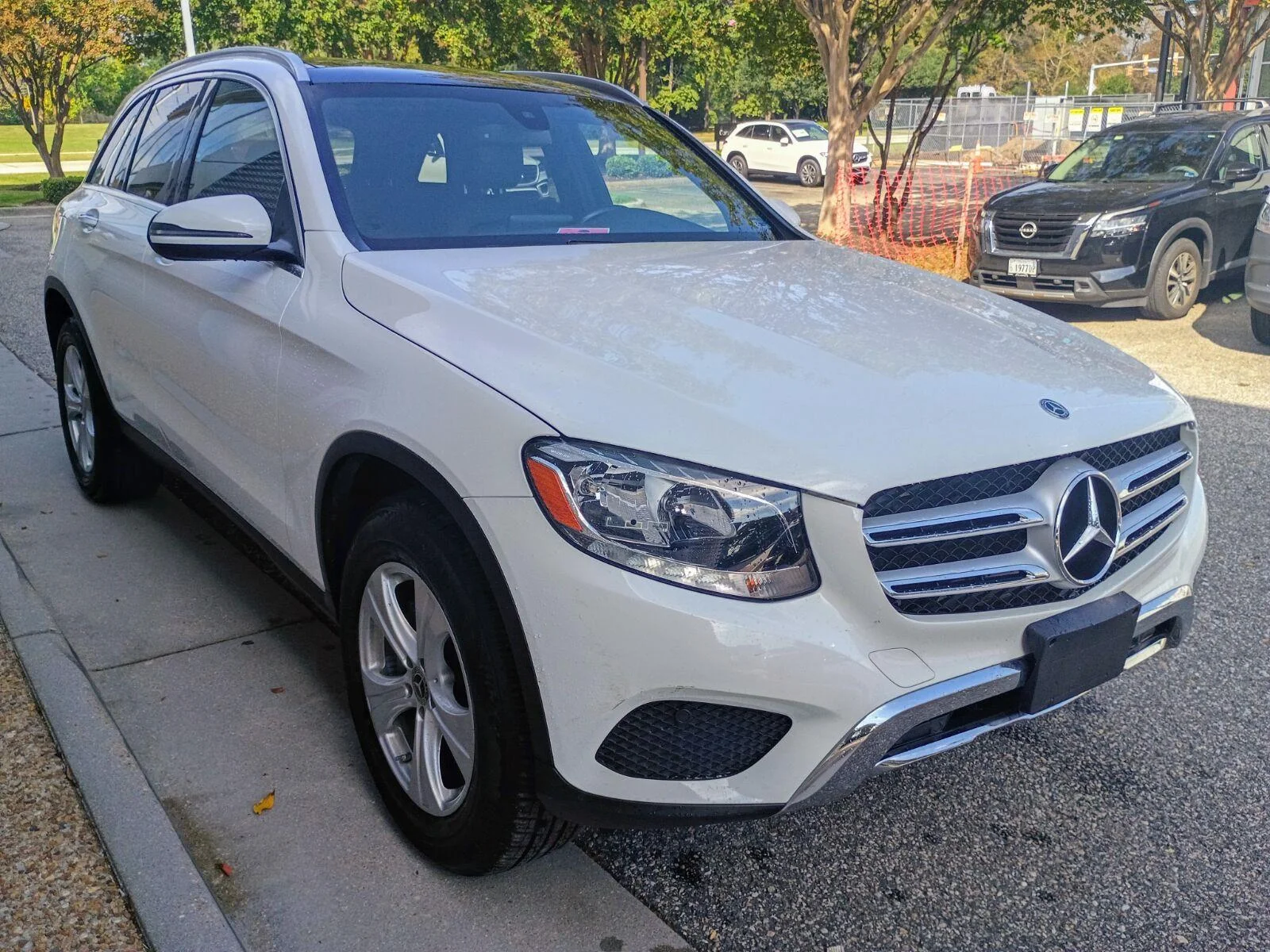 Used 2017 Polar White Mercedes-Benz GLC 300 image 4