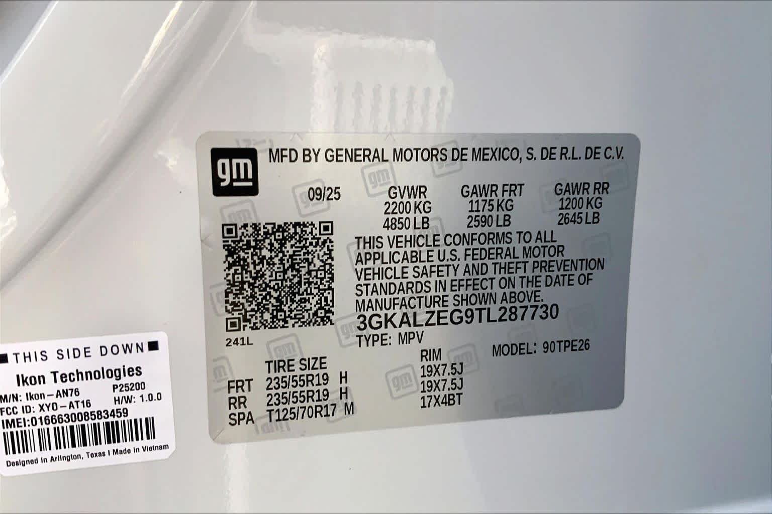 Used 2026 Glacier White Tricoat GMC AWD Denali image 37
