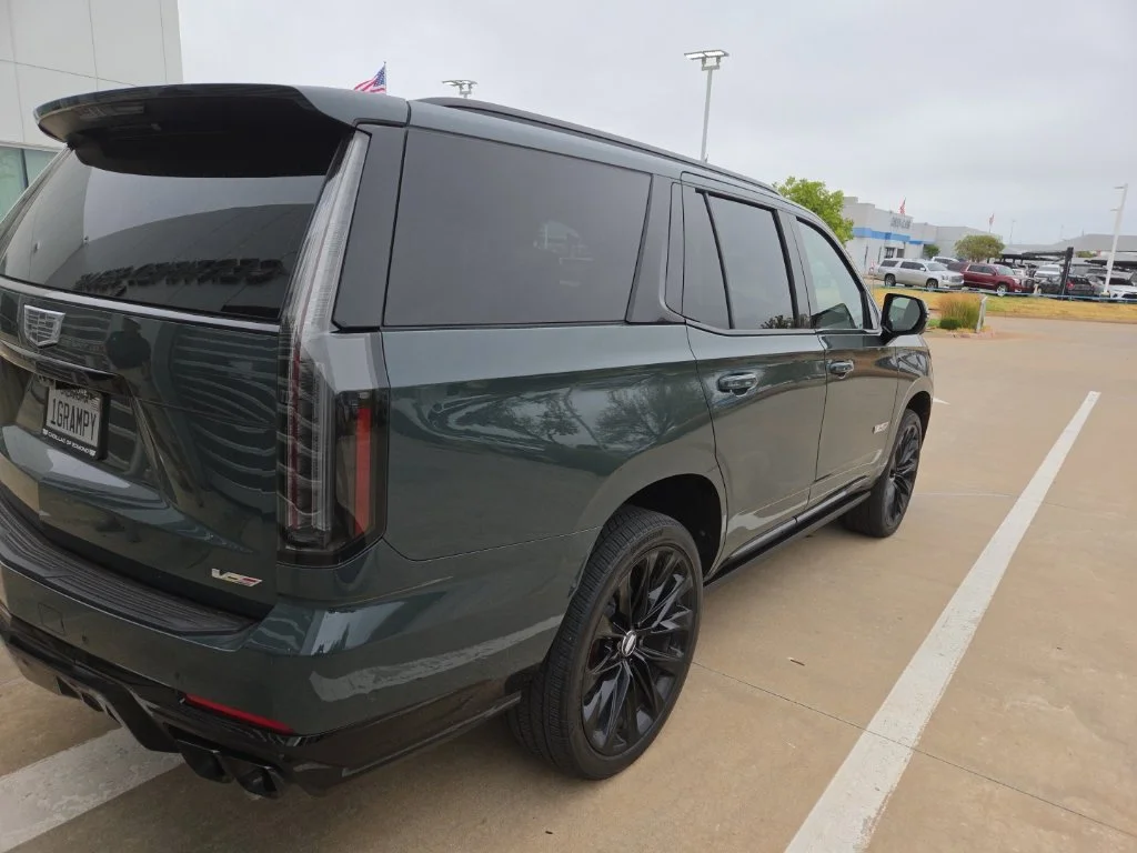 Used 2025 Green Cadillac V-Series image 3