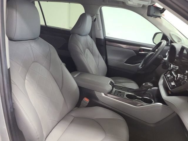 2024 Toyota Highlander Platinum - Photo 11