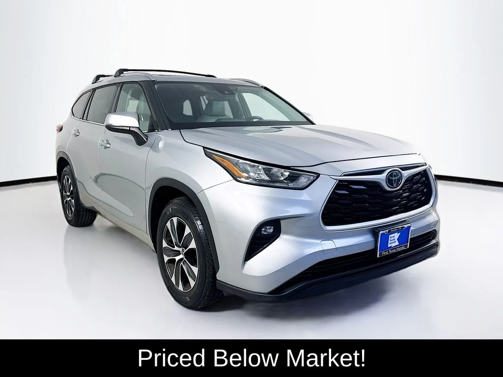 Used 2020 Celestial Silver Metallic Toyota XLE image 1