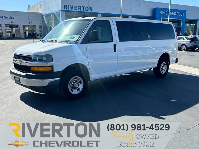 2024 Chevrolet Express 3500 LT Extended's photo