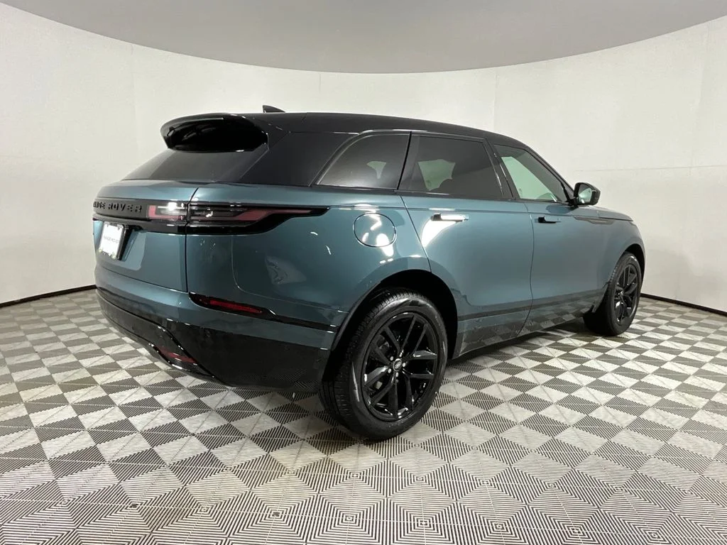 New 2026 Giola Green Land Rover Dynamic SE image 2