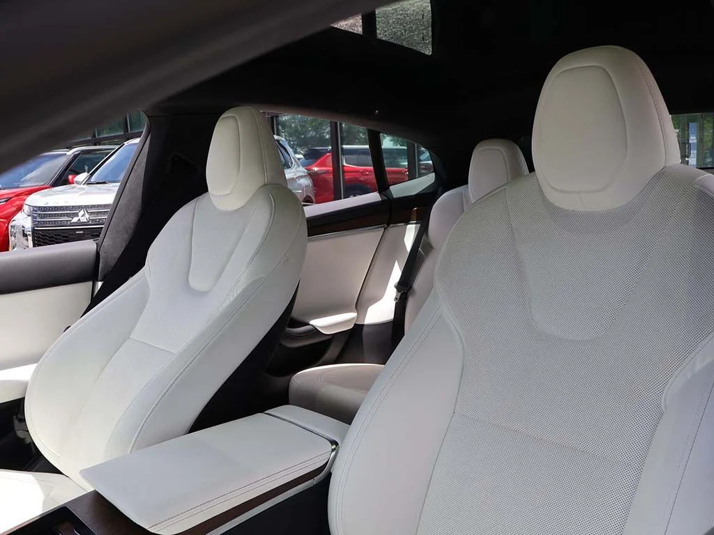 Used 2023 White Tesla Standard Range image 32