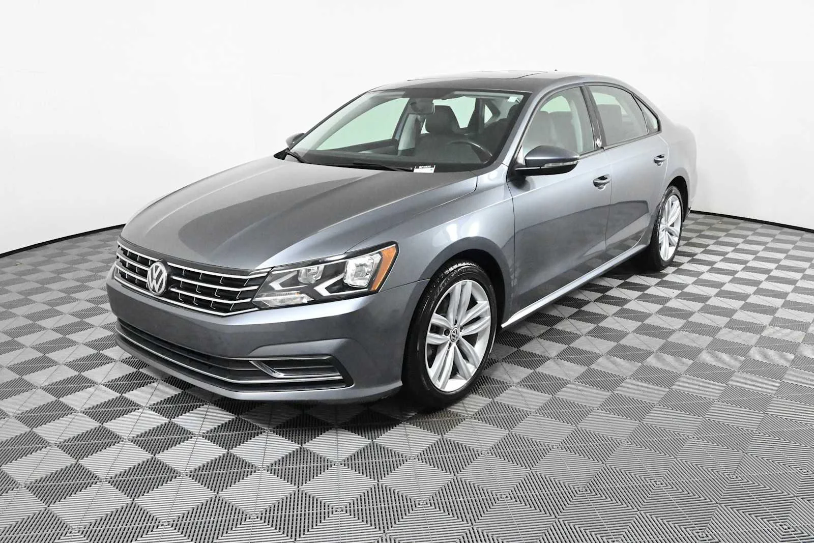 Used 2019 Platinum Gray Metallic Volkswagen 2.0T Wolfsburg Edition image 2