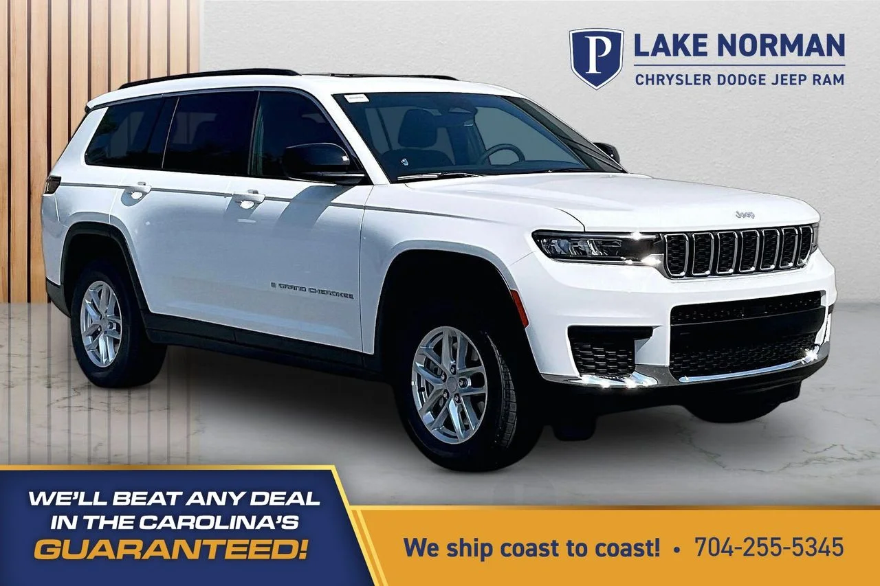 New 2026 Bright White Clear-Coat Exterior Paint Jeep Laredo image 1