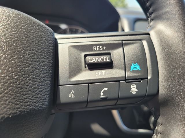 Used 2025 White Nissan SV image 27