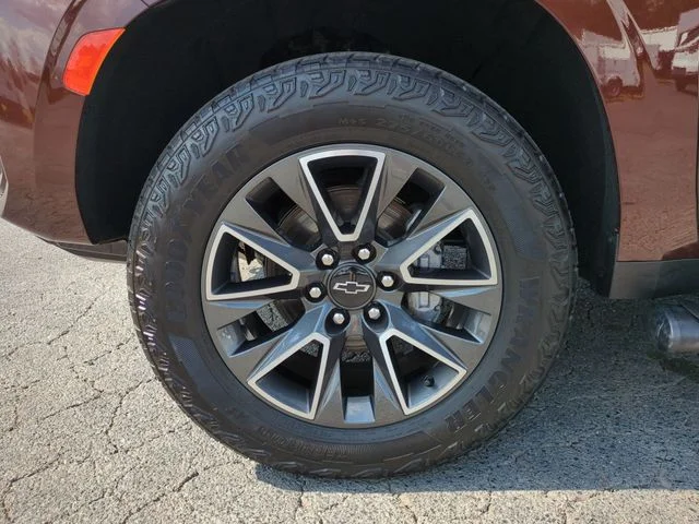 Used 2023 Orange Chevrolet Z71 image 10
