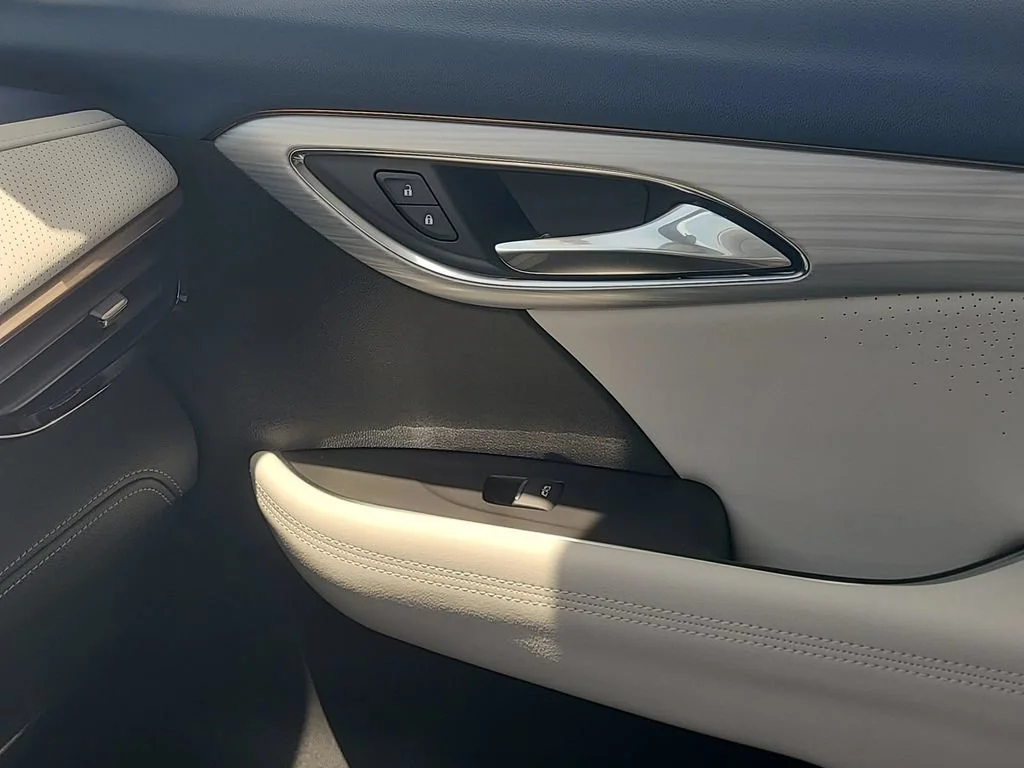 New 2026 Quartz Blue Metallic Buick Avenir image 13