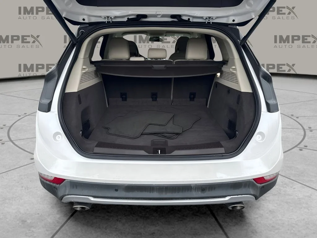 Used 2019 White Lincoln Reserve image 18