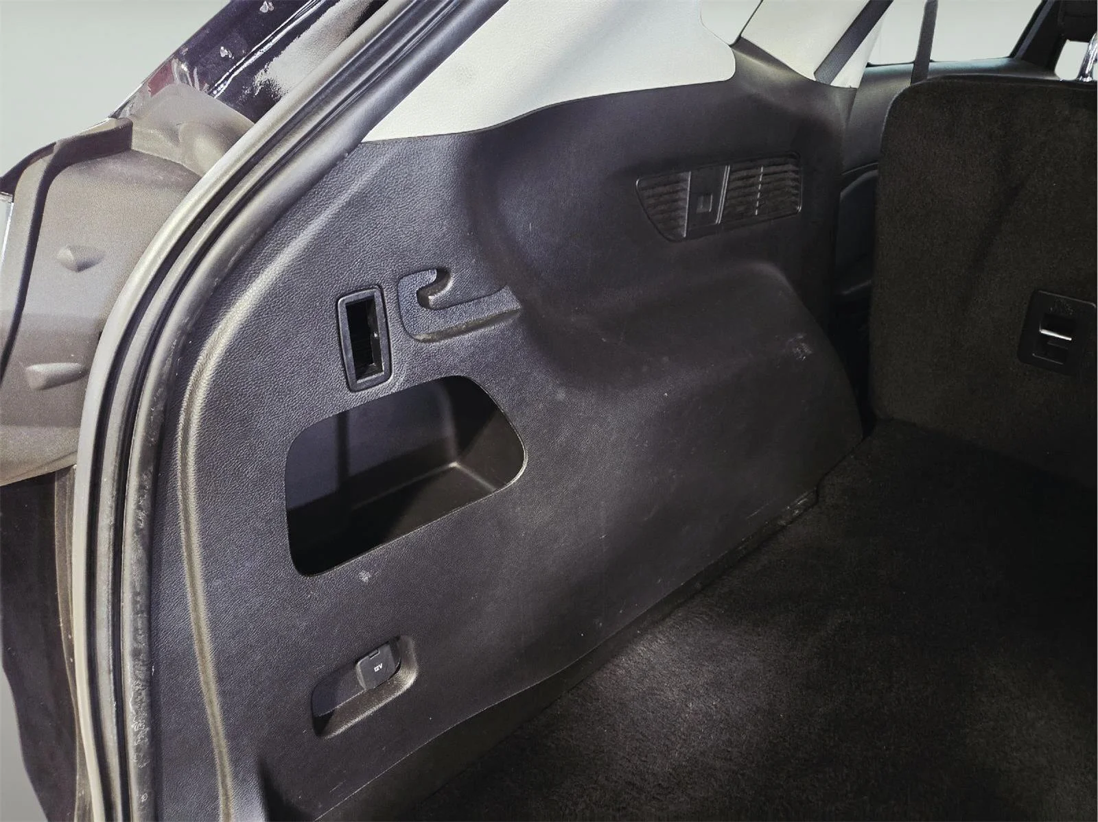 Used 2024 Agate Black Ford SE image 24