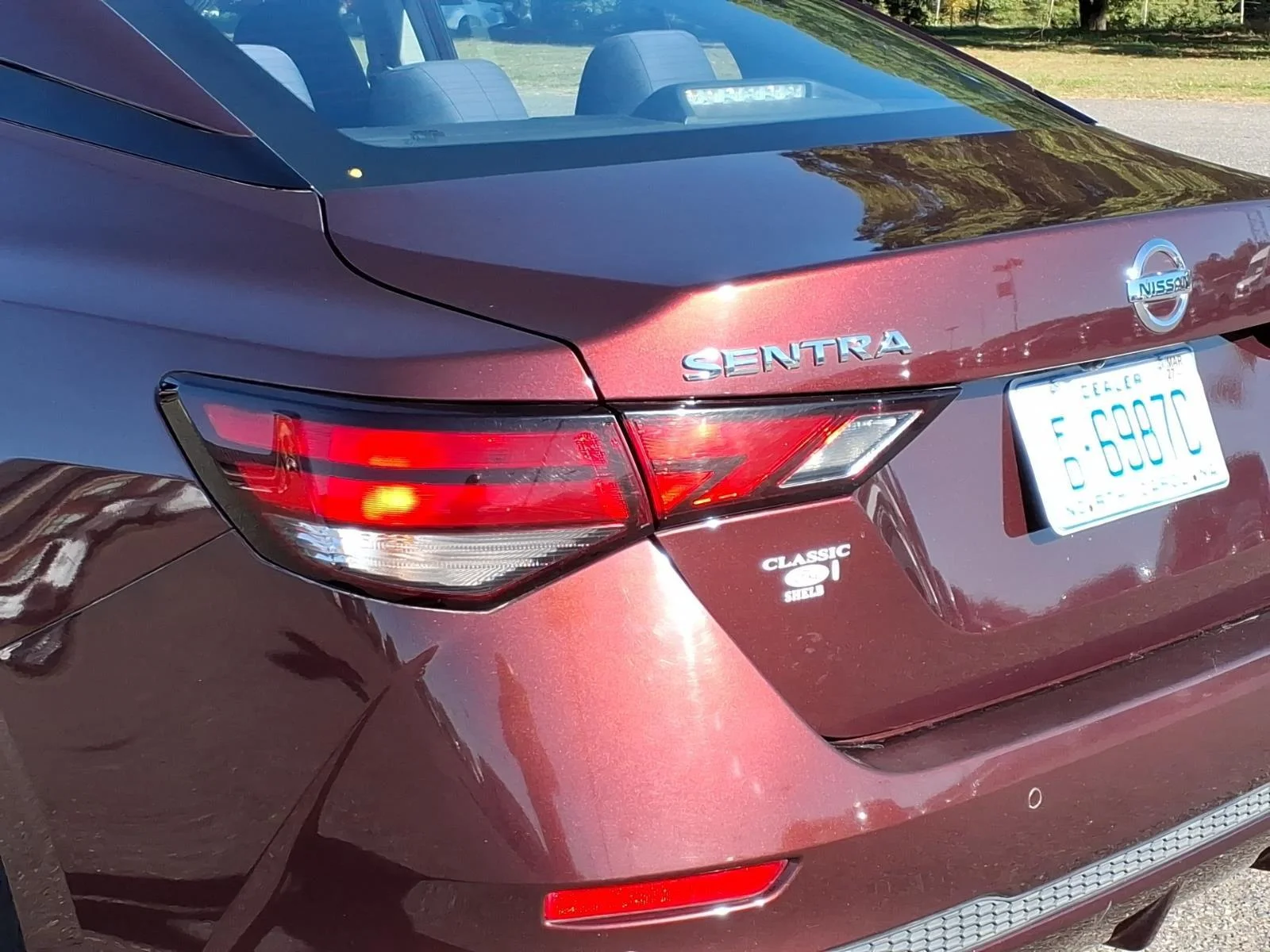 Used 2022 Rosewood Metallic Nissan SV image 17