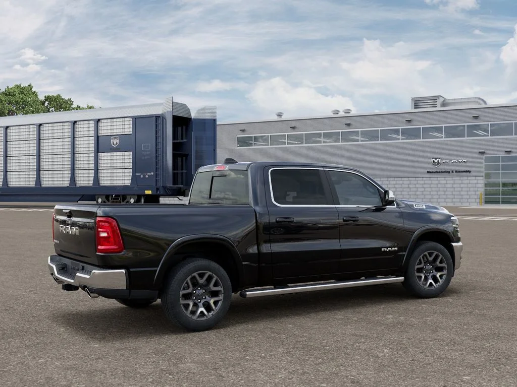 New 2026 Diamond Black Crystal Pearl-Coat Exterior Paint RAM Laramie image 4