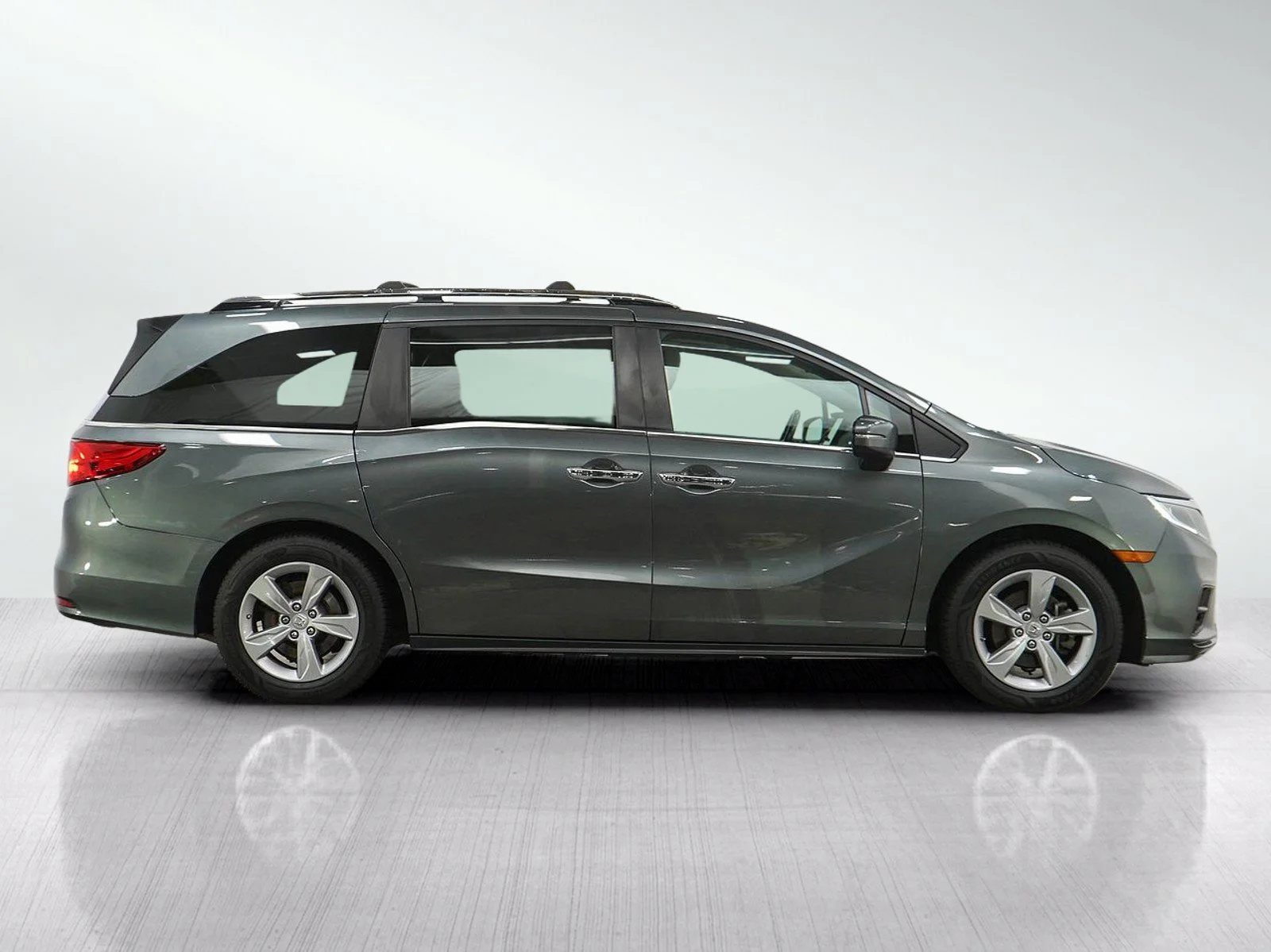 Used 2018 Modern Steel Metallic Honda EXL w/ Nav image 6