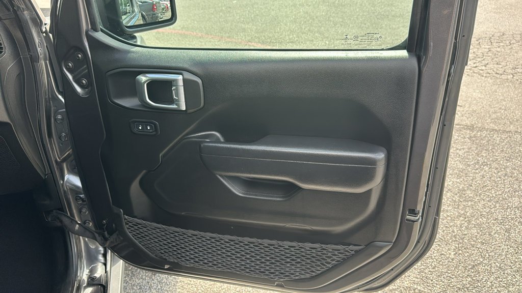 Used 2022 Gray Jeep Sport S image 21