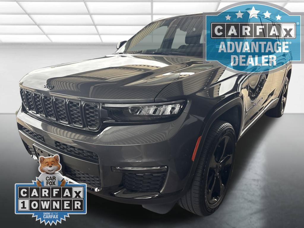 Used 2025 Gray Jeep Limited 4x4 image 4