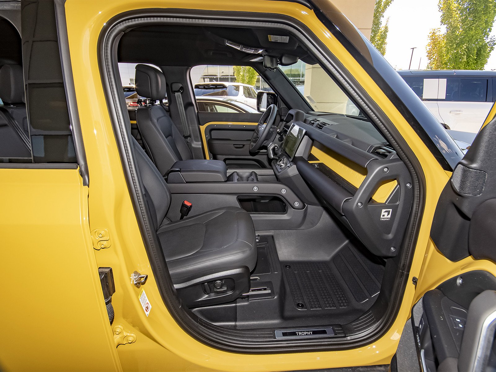 New 2026 Deep Sandglow Yellow Land Rover  image 42