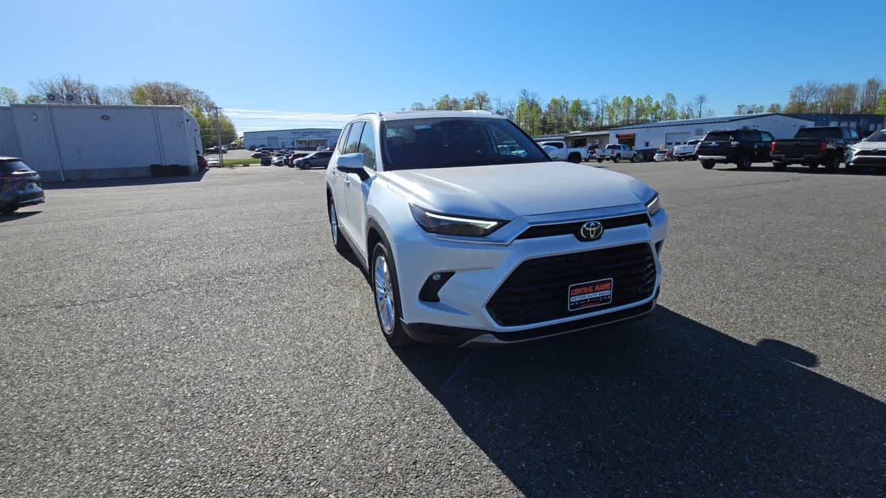 Used 2024 Wind Chill Pearl Toyota Platinum image 4