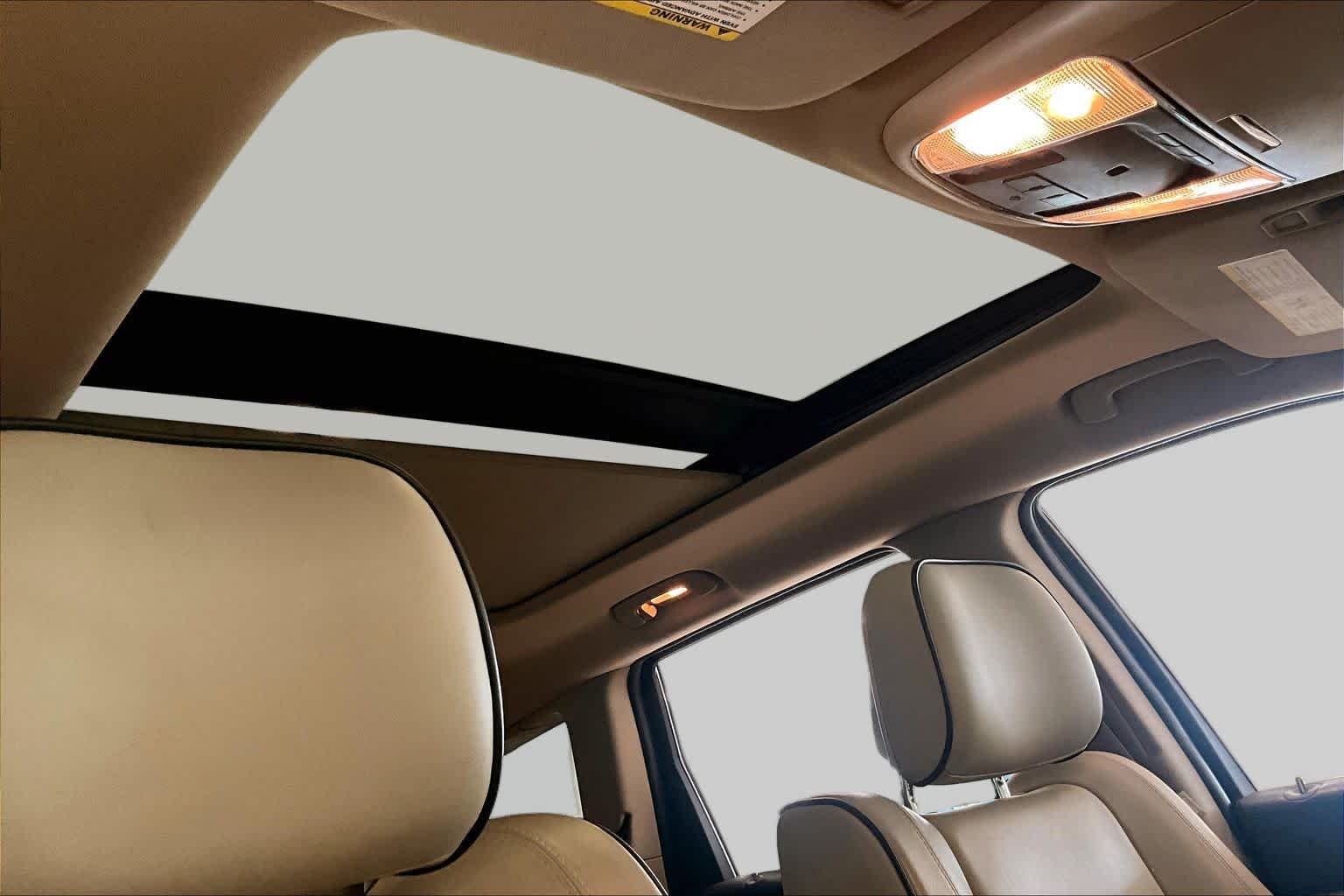 Used 2015 Maximum Steel Metallic Clearcoat Jeep Overland image 11