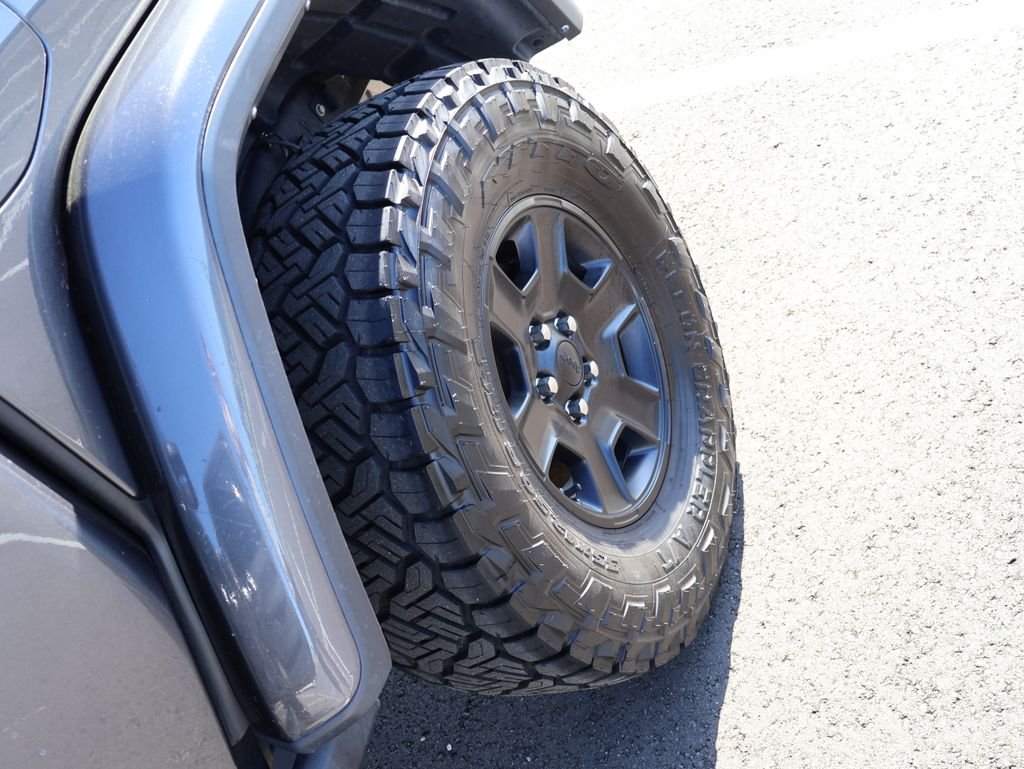 Used 2021 Granite Crystal Metallic Clearcoat Jeep Mojave image 41