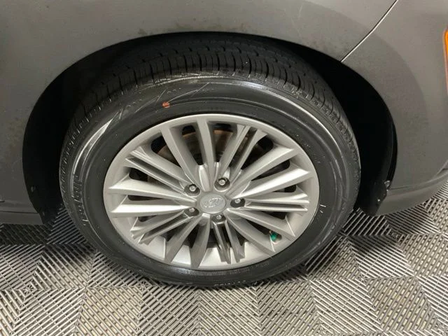 Used 2020 Gray Hyundai SEL Plus image 47