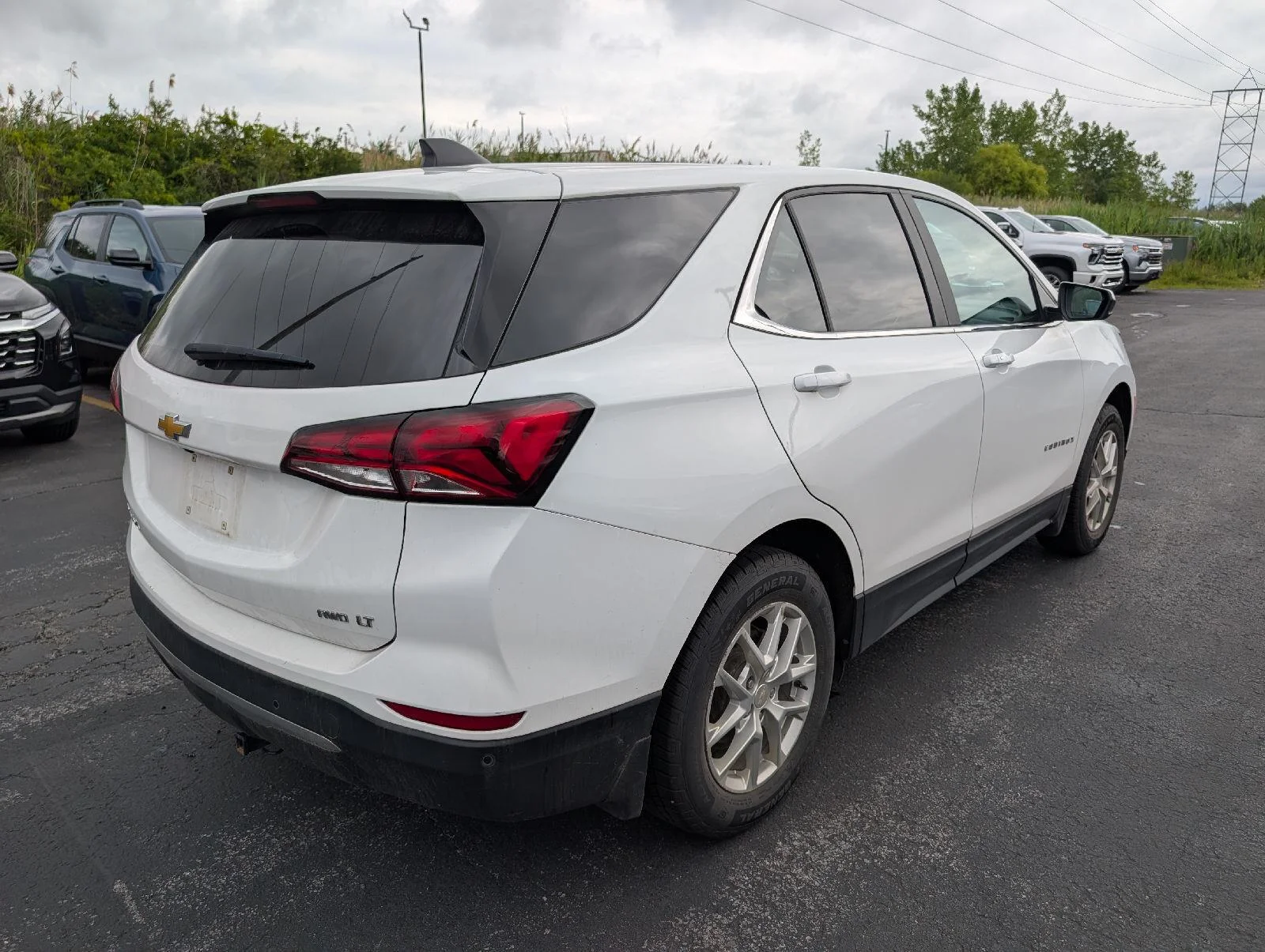 Used 2023 Summit White Chevrolet LT image 10