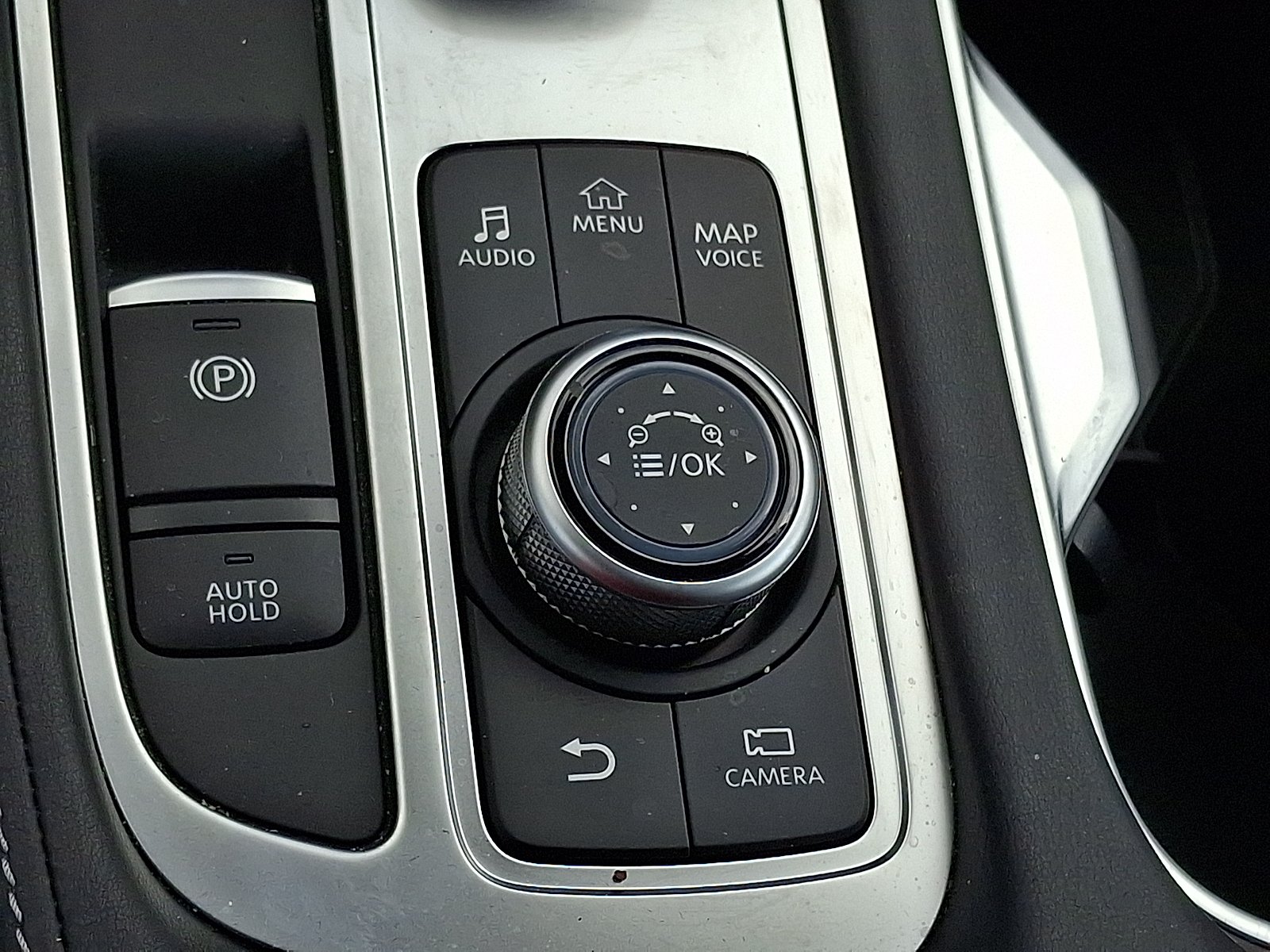 Used 2025 Graphite Shadow INFINITI LUXE AWD image 28