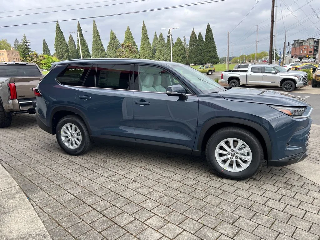New 2026 Storm Cloud Toyota XLE image 6