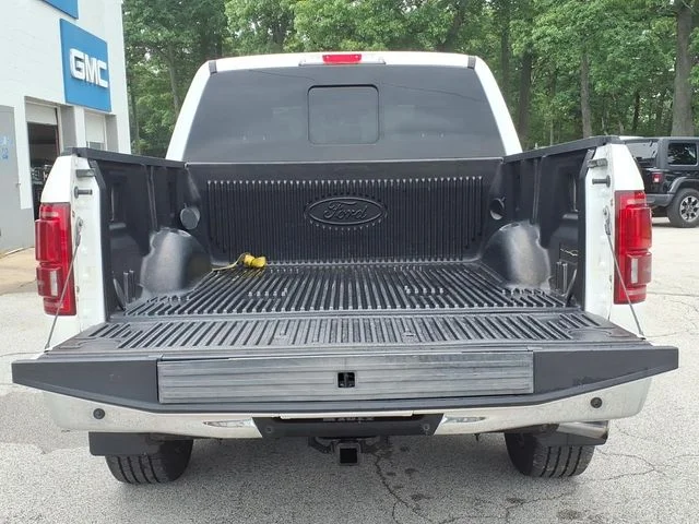 Used 2015 White Ford Lariat image 17