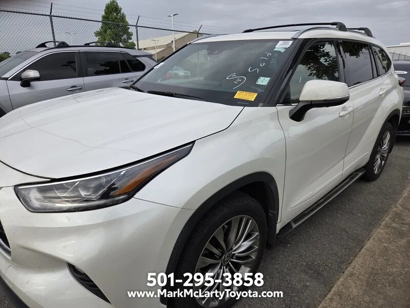 Used 2021 Blizzard Pearl TOYOTA PLATINUM image 5
