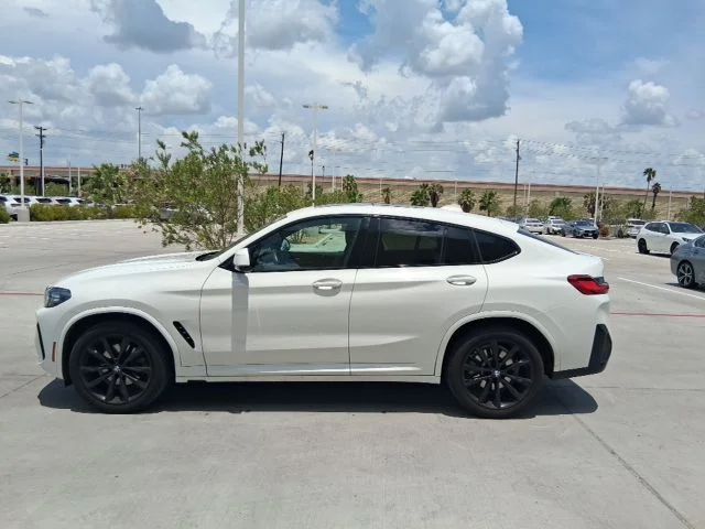 Used 2023 White BMW xDrive30i image 3