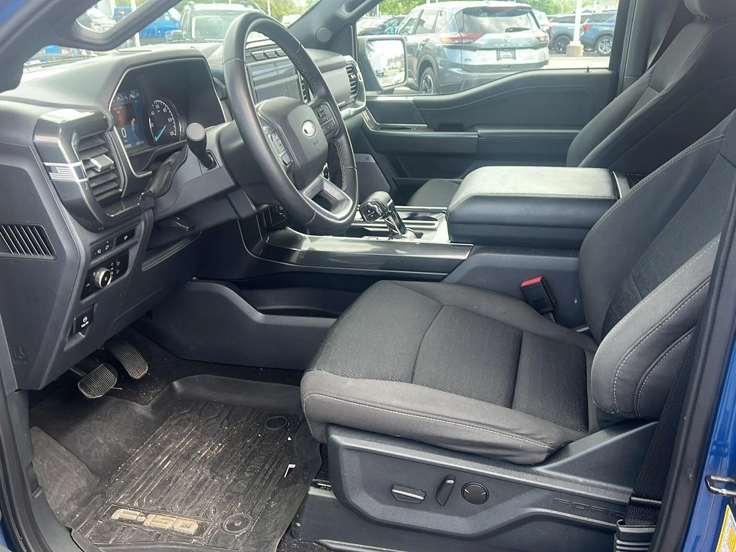 Used 2023 Atlas Blue Ford XLT image 19