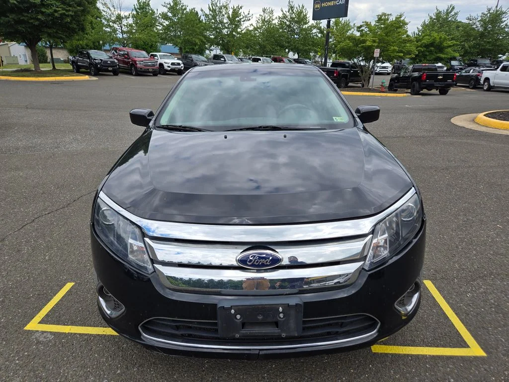 Used 2011  Ford SEL image 2