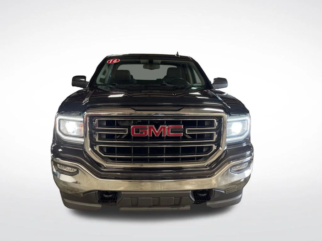 Used 2016 Silver GMC SLE image 9