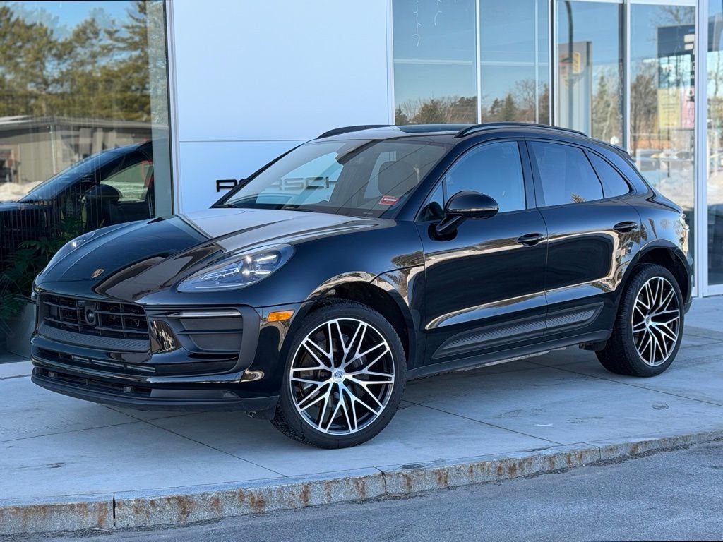 2025 Porsche Macan T
