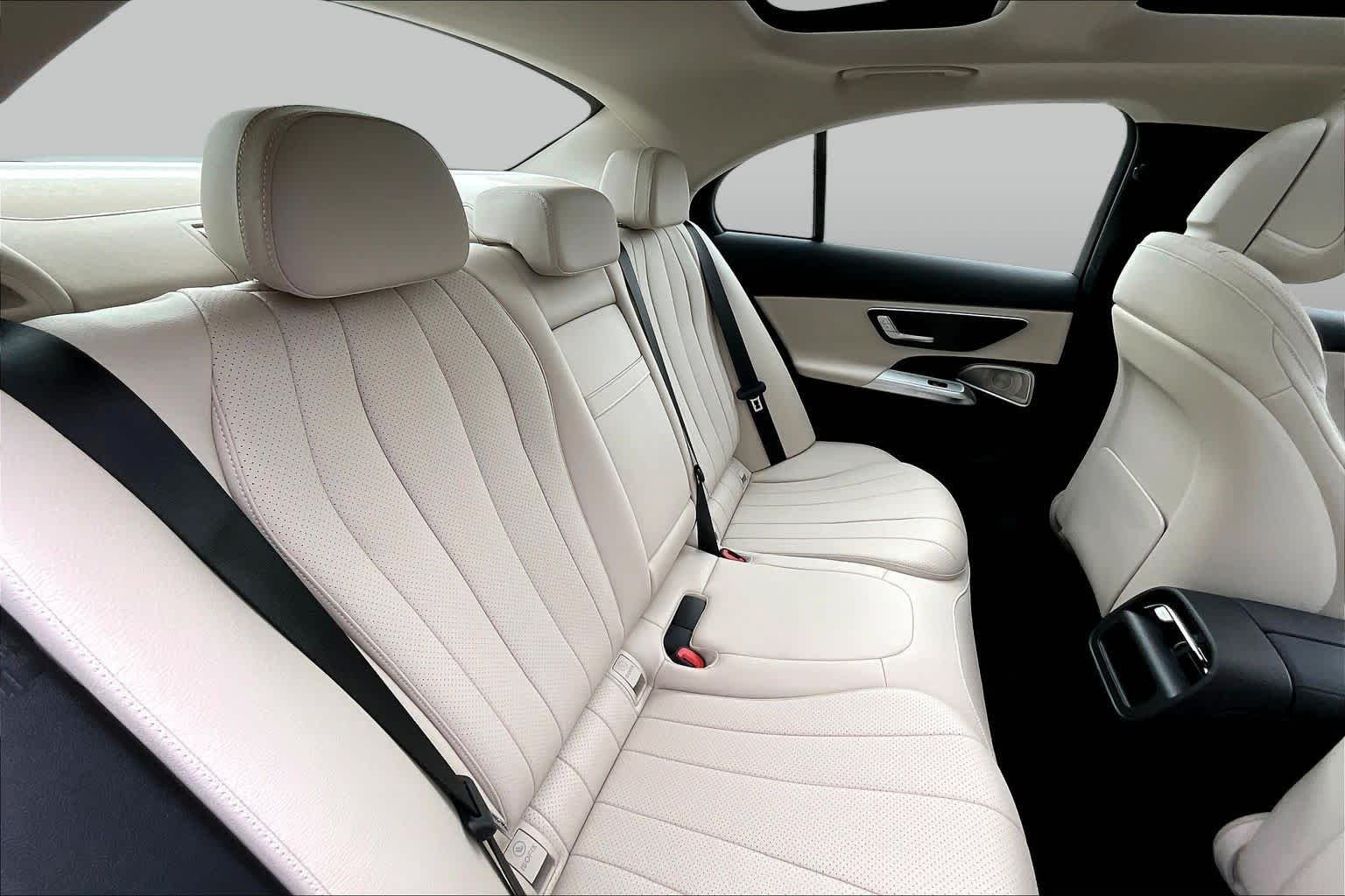 Used 2025 Graphite Grey Metallic Mercedes-Benz E 350 image 19