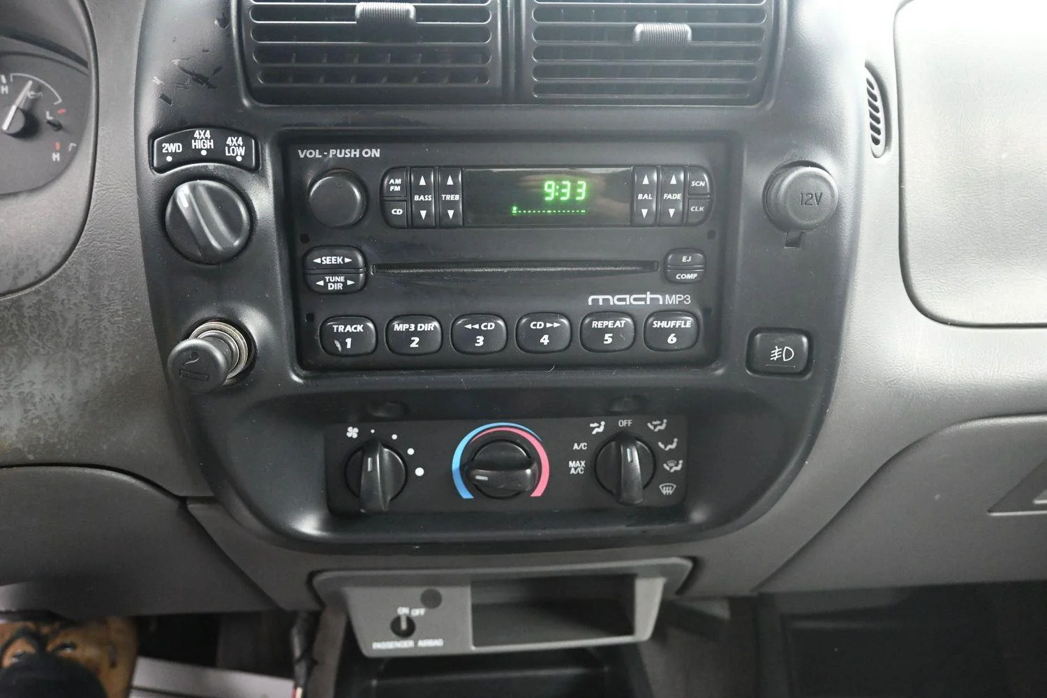 Used 2002  FORD  image 20